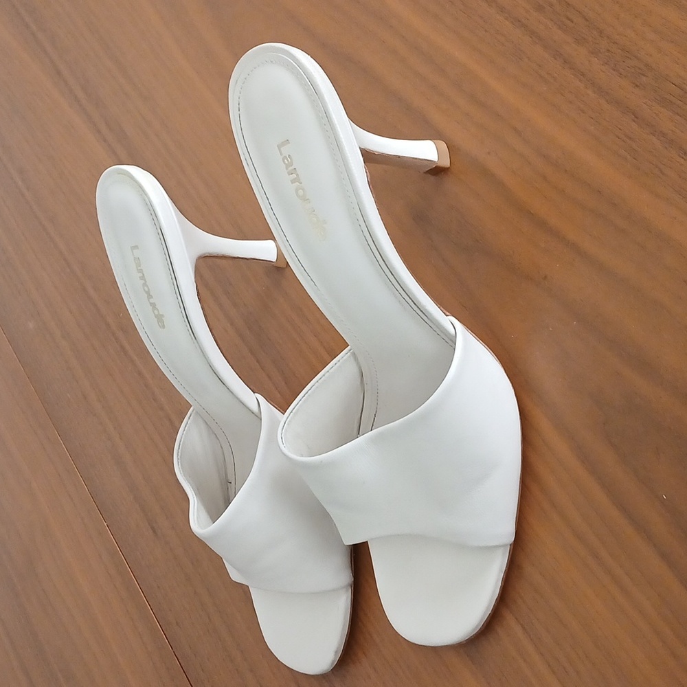 Larroude Size 6 Mules In Ivory